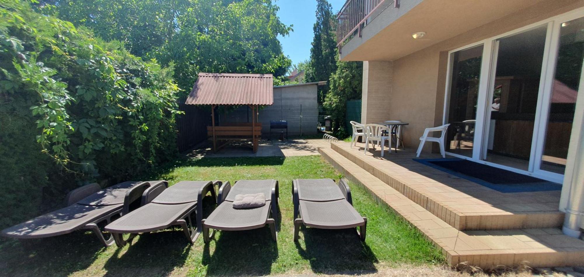 Mandara Wellnes Apartmanok Siófok Eksteriør bilde